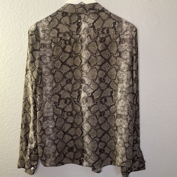 Limited snakeskin pattern button down - Picture 5 of 6